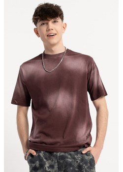 Bordowy t-shirt z efektem sprania, rozmiar - 152, kolor - bordowy ze sklepu REPORTER w kategorii T-shirty chłopięce - zdjęcie 184194800