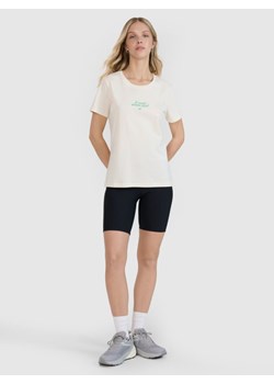 Damski t-shirt z nadrukiem 4F 4FRSS25TTSHF2786 - biały ze sklepu Sportstylestory.com w kategorii Bluzki damskie - zdjęcie 184195884