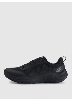 Męskie buty do biegania w terenie Original Trail 4F 4FRSS25FSPOM144 - czarne - id: 289395 - marki 4F - 184196003 Męskie buty do biegania w terenie Original Trail 4F 4FRSS25FSPOM144 - czarne ze sklepu Sportstylestory.com w kategorii Buty sportowe męskie - zdjęcie 184196003