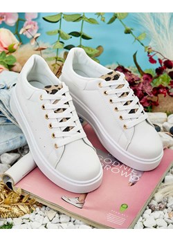 Royalfashion Sportowe sneakersy damskie  Simi ze sklepu royalfashion.pl w kategorii Trampki damskie - zdjęcie 184200622