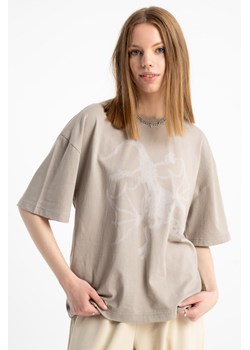 Bezowy t-shirt z autorską grafiką z przodu z kryształkami, rozmiar - 170, kolor - beżowy ze sklepu REPORTER w kategorii Bluzki dziewczęce - zdjęcie 184202044