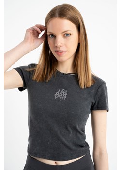 Szary crop top z ozdobną aplikacją z kryształków, rozmiar - 170, kolor - szary - id: 15559 - marki REPORTER - 184202050 Szary crop top z ozdobną aplikacją z kryształków, rozmiar - 170, kolor - szary ze sklepu REPORTER w kategorii Bluzki dziewczęce - zdjęcie 184202050
