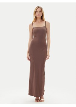 Guess Sukienka codzienna O5GK00 KCDE0 Brązowy Bodycon Fit ze sklepu MODIVO w kategorii Sukienki - zdjęcie 184204360