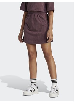 adidas Spódnica dresowa adicolor Classics Suede HM1687 Bordowy Slim Fit ze sklepu MODIVO w kategorii Spódnice - zdjęcie 184206781
