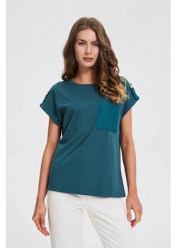 T-shirt z kieszonką ciemnozielony - id: 30531 - marki Moodo.pl - 184211651 T-shirt z kieszonką ciemnozielony ze sklepu Moodo.pl w kategorii Bluzki damskie - zdjęcie 184211651
