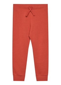 United Colors Of Benetton Spodnie dresowe 3J68CF01P Czerwony Regular Fit ze sklepu MODIVO w kategorii Spodnie chłopięce - zdjęcie 184215832