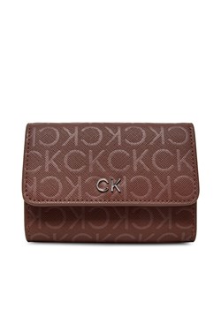 Calvin Klein Mały Portfel Damski Ck Daily Sm Trifold_Mono K60K612684 Bordowy ze sklepu MODIVO w kategorii Portfele damskie - zdjęcie 184215851