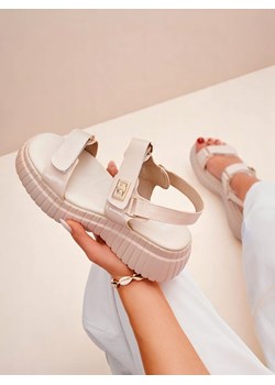 Royalfashion Damskie sandały na grubszej podeszwie Aganda ze sklepu royalfashion.pl w kategorii Sandały damskie - zdjęcie 184219223
