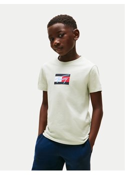 Tommy Hilfiger T-Shirt Script Flag KB0KB09725 Zielony Regular Fit ze sklepu MODIVO w kategorii T-shirty chłopięce - zdjęcie 184227933