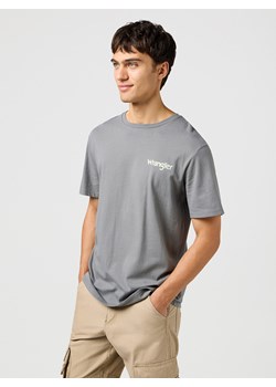 WRANGLER MĘSKA KOSZULKA WRANGLER GRAPHIC TEE PEWTER 112362837 ze sklepu YouNeedit.pl w kategorii T-shirty męskie - zdjęcie 184229142