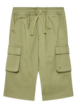 United Colors Of Benetton Spodnie materiałowe 4TCGGF02B Zielony Regular Fit ze sklepu MODIVO w kategorii Spodenki chłopięce - zdjęcie 184231884