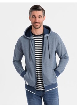 Bluza męska dresowa z kapturem o delikatnej strukturze – granatowa V2 OM-SSZP-0191 ze sklepu ombre w kategorii Bluzy męskie - zdjęcie 184234672