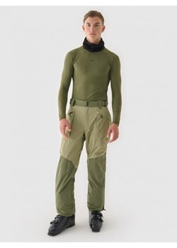 Męskie spodnie narciarskie 4F 4FWAW24TFTRM695 - oliwkowe/khaki ze sklepu Sportstylestory.com w kategorii Spodnie męskie - zdjęcie 184236592