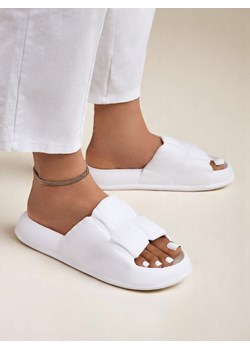 Royalfashion Damskie klapki na płaskiej podeszwie Summer Glide ze sklepu royalfashion.pl w kategorii Klapki damskie - zdjęcie 184237932