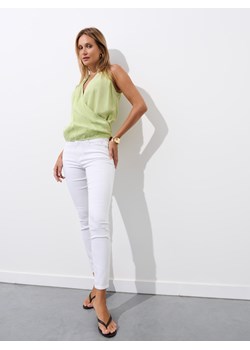 Mohito - Jeansy skinny push up - biały ze sklepu Mohito w kategorii Jeansy damskie - zdjęcie 184239573