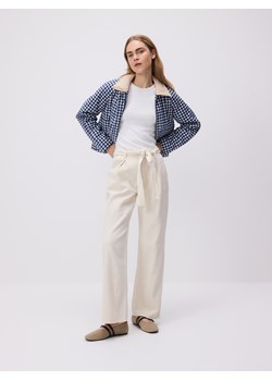Reserved - Jeansy wide leg z wiązaniem - złamana biel ze sklepu Reserved w kategorii Jeansy damskie - zdjęcie 184240702