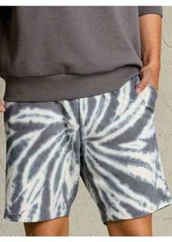 Sinsay - Szorty tie-dye - kremowy ze sklepu Sinsay w kategorii Spodenki męskie - zdjęcie 184246292