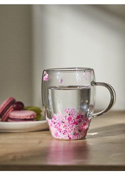 Sinsay - Szklany kubek z podwójnym dnem i ozdobnym konfetti - wielobarwny ze sklepu Sinsay w kategorii Kubki - zdjęcie 184246432