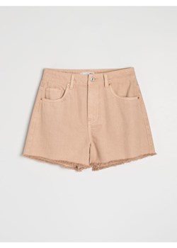 Sinsay - Szorty jeansowe high waist - kremowy ze sklepu Sinsay w kategorii Szorty - zdjęcie 184259173