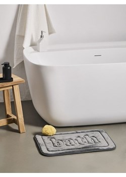 Sinsay - Dywanik łazienkowy z napisem Bath - szary ze sklepu Sinsay w kategorii Dywaniki łazienkowe - zdjęcie 184261601