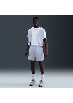 Męskie swobodne spodenki z tkaniny Nike Club - Szary ze sklepu Nike poland w kategorii Spodenki męskie - zdjęcie 184264280