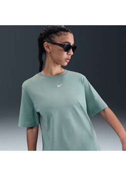 T-shirt damski Nike Sportswear Essential - Zieleń ze sklepu Nike poland w kategorii Bluzki damskie - zdjęcie 184265103