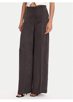 Guess Spodnie materiałowe W5YB02 WH5N2 Czarny Regular Fit ze sklepu MODIVO w kategorii Spodnie damskie - zdjęcie 184269423
