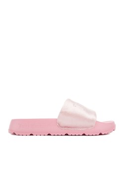 Juicy Couture Klapki PJC5 Różowy ze sklepu MODIVO w kategorii Klapki damskie - zdjęcie 184270221