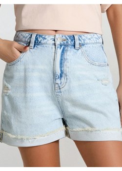 Sinsay - Szorty jeansowe mom fit - niebieski ze sklepu Sinsay w kategorii Szorty - zdjęcie 184277003