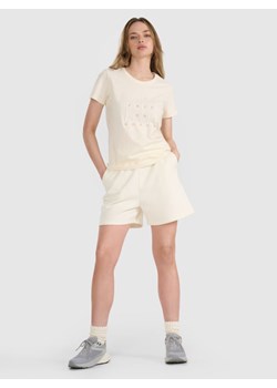Damski t-shirt z nadrukiem 4F 4FRSS25TTSHF3162 - beżowy ze sklepu Sportstylestory.com w kategorii Bluzki damskie - zdjęcie 184280173