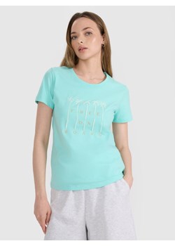 Damski t-shirt z nadrukiem 4F 4FRSS25TTSHF3162 - turkusowy ze sklepu Sportstylestory.com w kategorii Bluzki damskie - zdjęcie 184280184