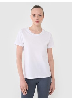 Damski t-shirt regular 4F 4FWMM00TTSHF2356 - biały ze sklepu Sportstylestory.com w kategorii Bluzki damskie - zdjęcie 184280331