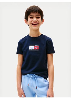 Tommy Hilfiger T-Shirt Script Flag KB0KB09725 Granatowy Regular Fit ze sklepu MODIVO w kategorii T-shirty chłopięce - zdjęcie 184282611