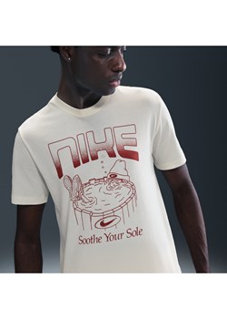 T-shirt Nike Sportswear - Brązowy ze sklepu Nike poland w kategorii T-shirty męskie - zdjęcie 184284233