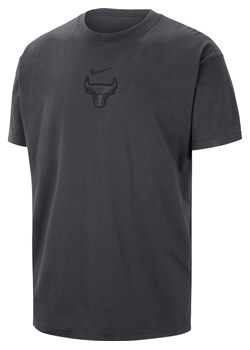 T-shirt męski Nike NBA Chicago Bulls Premium Essentials - Szary ze sklepu Nike poland w kategorii T-shirty męskie - zdjęcie 184284342