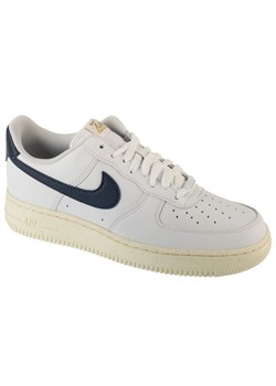 Buty Nike Air Force Low 1 07 W FZ6768-100 białe ze sklepu ButyModne.pl w kategorii Buty sportowe damskie - zdjęcie 184285413