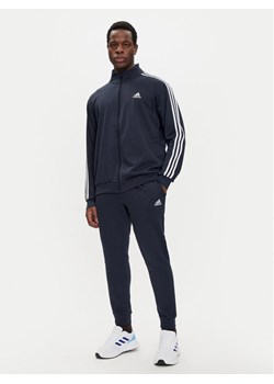 adidas Dres Basic 3-Stripes IJ6064 Granatowy Regular Fit ze sklepu MODIVO w kategorii Dresy męskie - zdjęcie 184287931