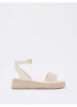 Mohito - Sandały - beżowy ze sklepu Mohito w kategorii Espadryle damskie - zdjęcie 184290862