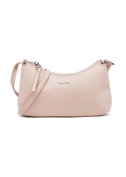 Calvin Klein Torebka na ramię MUST_PEARL ze sklepu Gomez Fashion Store w kategorii Listonoszki - zdjęcie 184299240
