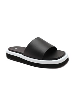 BOSS BLACK Klapki Allie Slide-FL ze sklepu Gomez Fashion Store w kategorii Klapki damskie - zdjęcie 184301142
