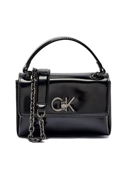 Calvin Klein Torebka na ramię SHINY ze sklepu Gomez Fashion Store w kategorii Listonoszki - zdjęcie 184301641