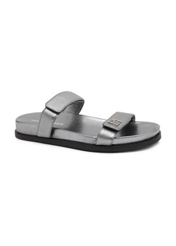 Emporio Armani Skórzane klapki ze sklepu Gomez Fashion Store w kategorii Klapki damskie - zdjęcie 184301642