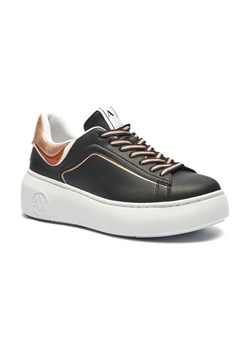 Armani Exchange Skórzane sneakersy ze sklepu Gomez Fashion Store w kategorii Buty sportowe damskie - zdjęcie 184301973