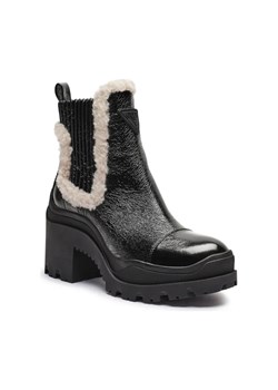 Guess Botki na słupku YVETTE2 Shearling - id: GU245W000053990 - marki Guess - 184302524 Guess Botki na słupku YVETTE2 Shearling ze sklepu Gomez Fashion Store w kategorii Botki - zdjęcie 184302524