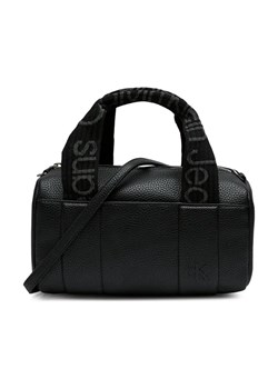 Calvin Klein Jeans Torebka na ramię BARREL ze sklepu Gomez Fashion Store w kategorii Listonoszki - zdjęcie 184302723