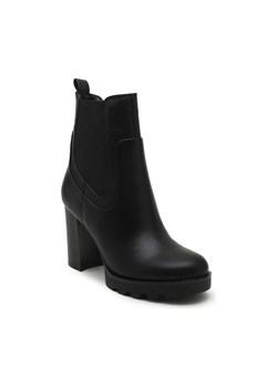 Guess Botki na słupku | z dodatkiem skóry ze sklepu Gomez Fashion Store w kategorii Botki - zdjęcie 184303250