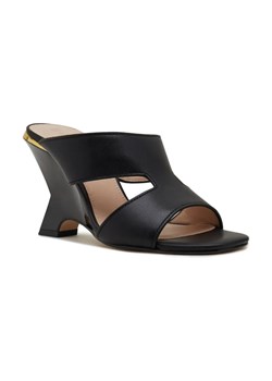 Pinko Skórzane klapki DARLY 06 ze sklepu Gomez Fashion Store w kategorii Klapki damskie - zdjęcie 184304564