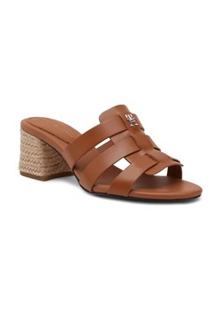 Tommy Hilfiger Skórzane klapki ze sklepu Gomez Fashion Store w kategorii Klapki damskie - zdjęcie 184304851