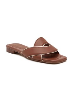 Marc Cain Skórzane klapki - id: 1796565 - marki Marc Cain - 184305542 Marc Cain Skórzane klapki ze sklepu Gomez Fashion Store w kategorii Klapki damskie - zdjęcie 184305542