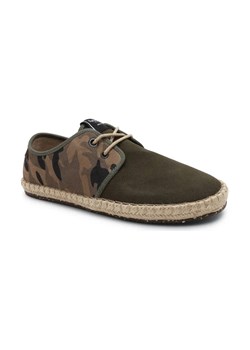 Pepe Jeans London Tenisówki TOURIST CLAIC CAMO | z dodatkiem skóry ze sklepu Gomez Fashion Store w kategorii Trampki męskie - zdjęcie 184305670